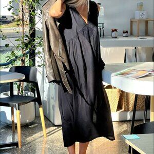 Laneway 'vintage' cotton gown in noir